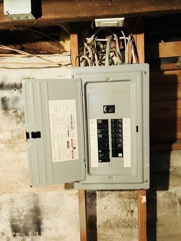 18 Lawrence St, Brockton, MA 02301