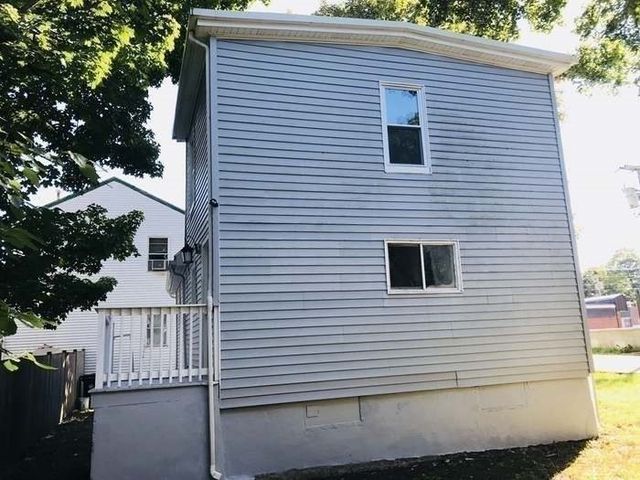 18 Lawrence St, Brockton, MA 02301