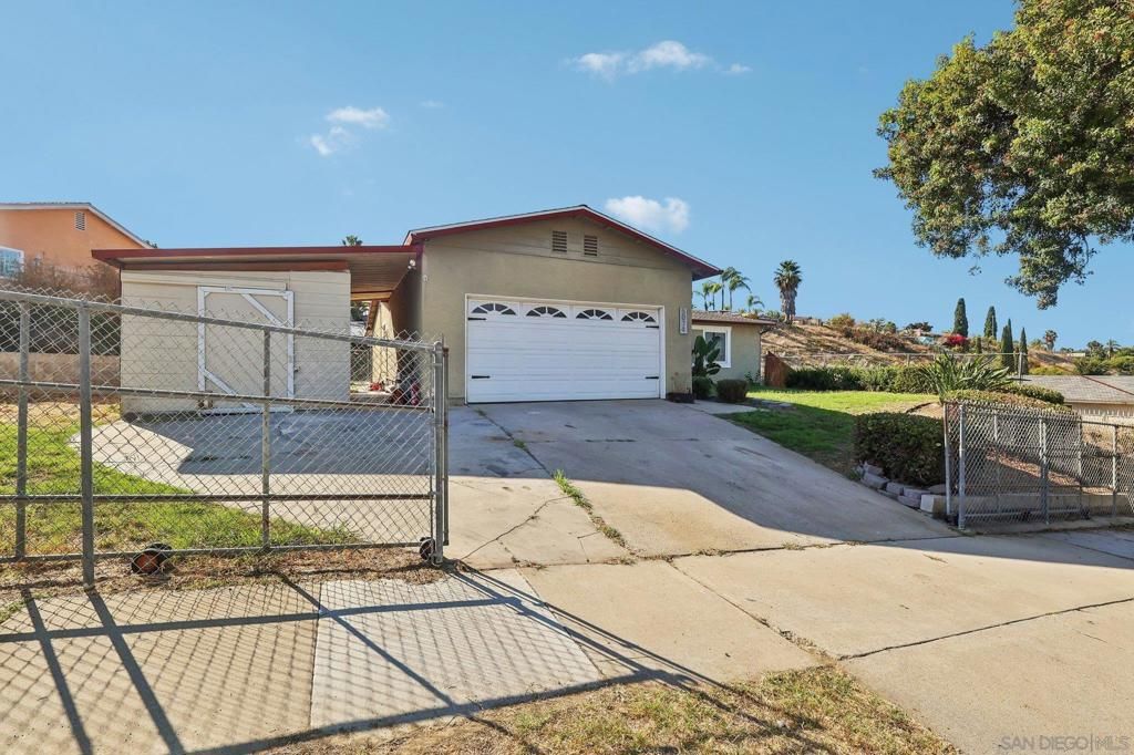 5074 Gold, Oceanside, CA 92057 — exterior