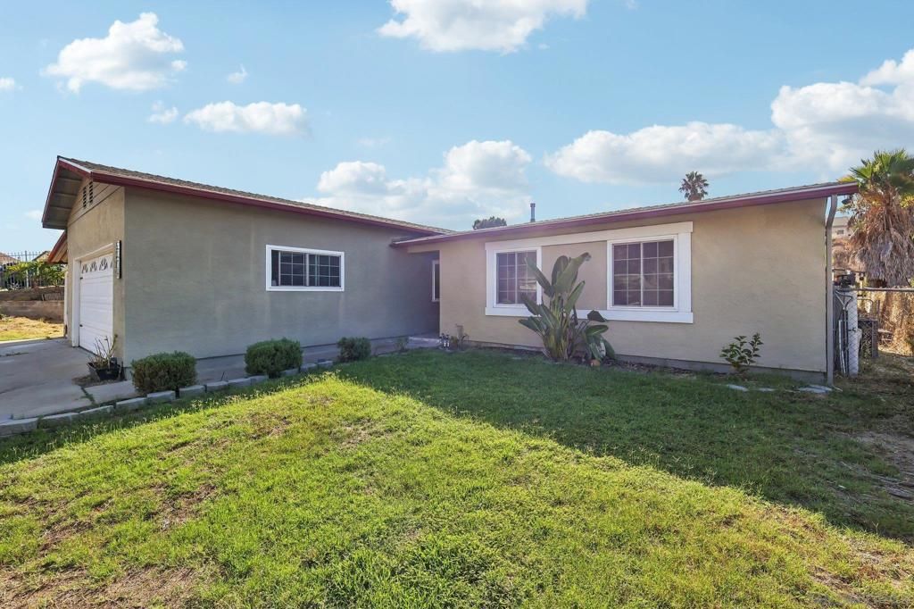 5074 Gold, Oceanside, CA 92057 — photo 2