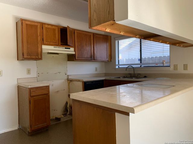 7534 LONGING TRAIL, San Antonio, TX 78244