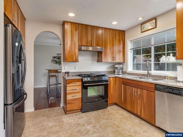 1250 Horizon Ridge Ct NE, Keizer, OR 97303