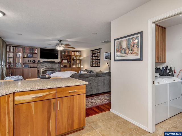 1250 Horizon Ridge Ct NE, Keizer, OR 97303