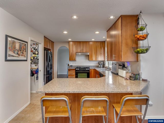 1250 Horizon Ridge Ct NE, Keizer, OR 97303