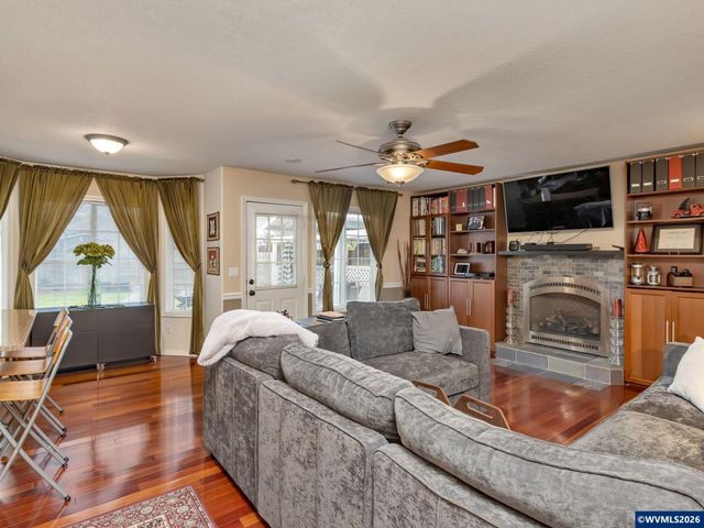 1250 Horizon Ridge Ct NE, Keizer, OR 97303