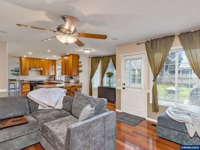 1250 Horizon Ridge Ct NE, Keizer, OR 97303