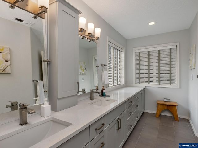 1250 Horizon Ridge Ct NE, Keizer, OR 97303