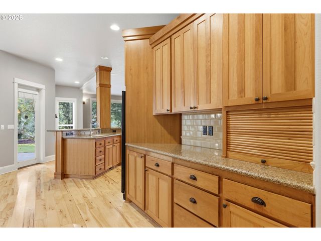 11498 Se Painted Hills Ct, Happy Valley, OR 97086