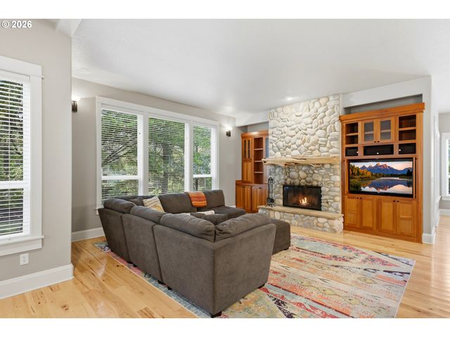 11498 Se Painted Hills Ct, Happy Valley, OR 97086