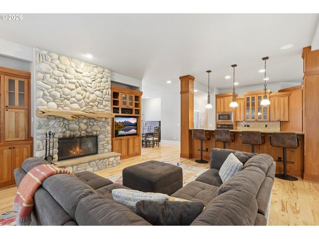 11498 Se Painted Hills Ct, Happy Valley, OR 97086