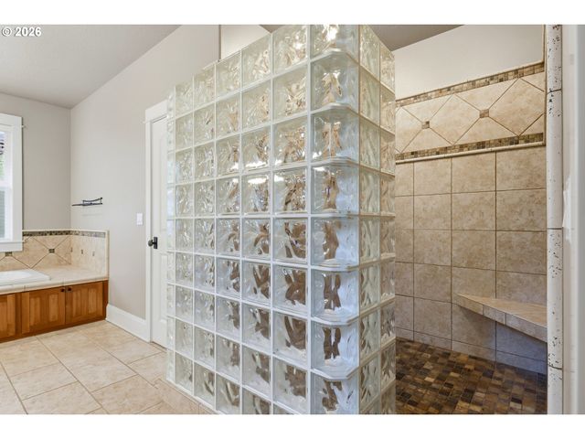 11498 Se Painted Hills Ct, Happy Valley, OR 97086