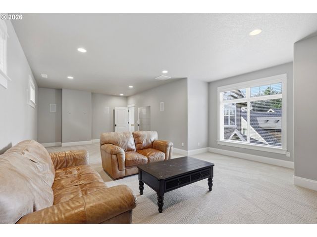 11498 Se Painted Hills Ct, Happy Valley, OR 97086