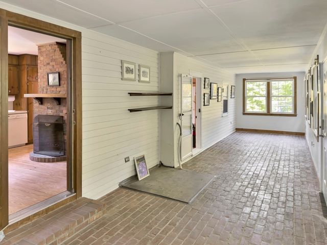 33 Indian Pond Rd, Kingston, MA 02364
