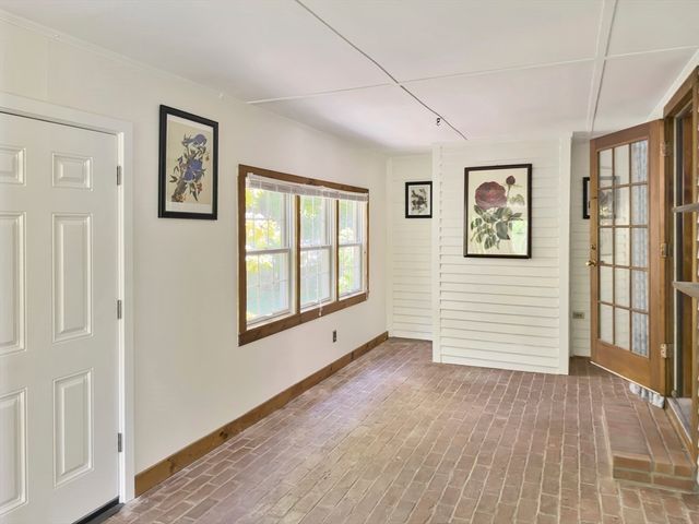33 Indian Pond Rd, Kingston, MA 02364