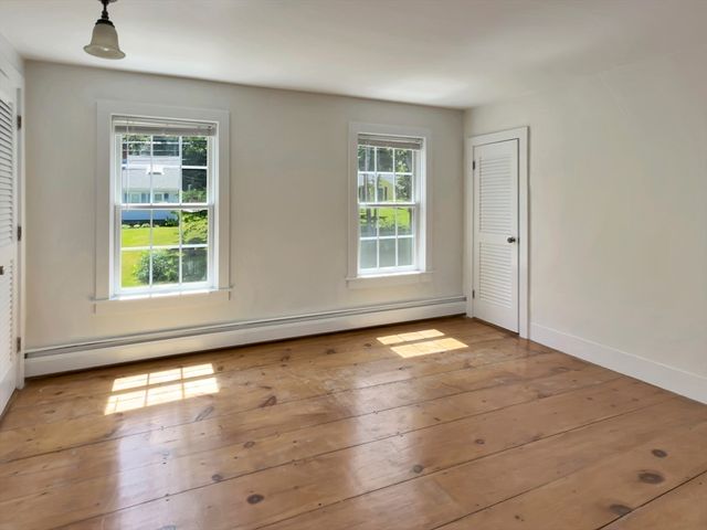 33 Indian Pond Rd, Kingston, MA 02364
