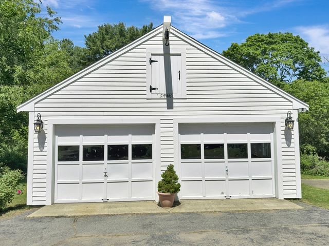 33 Indian Pond Rd, Kingston, MA 02364