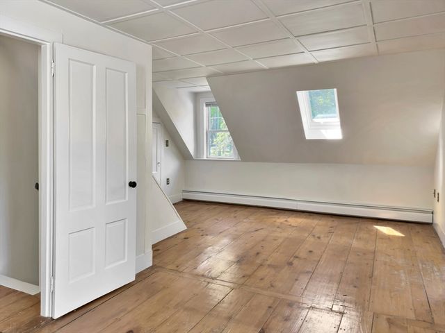 33 Indian Pond Rd, Kingston, MA 02364