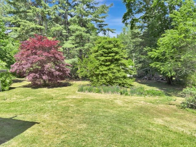 33 Indian Pond Rd, Kingston, MA 02364