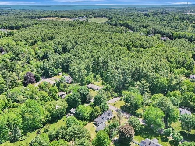 33 Indian Pond Rd, Kingston, MA 02364