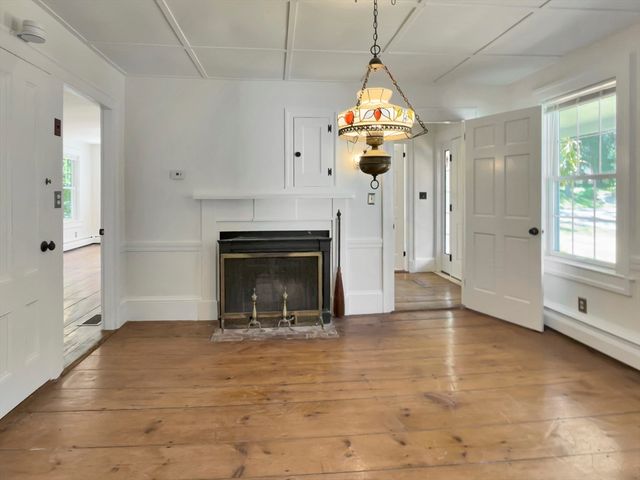 33 Indian Pond Rd, Kingston, MA 02364