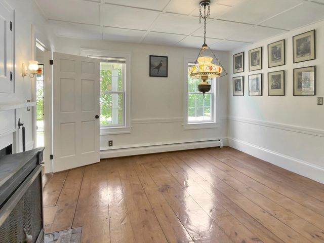 33 Indian Pond Rd, Kingston, MA 02364