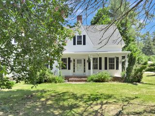 33 Indian Pond Rd, Kingston, MA 02364