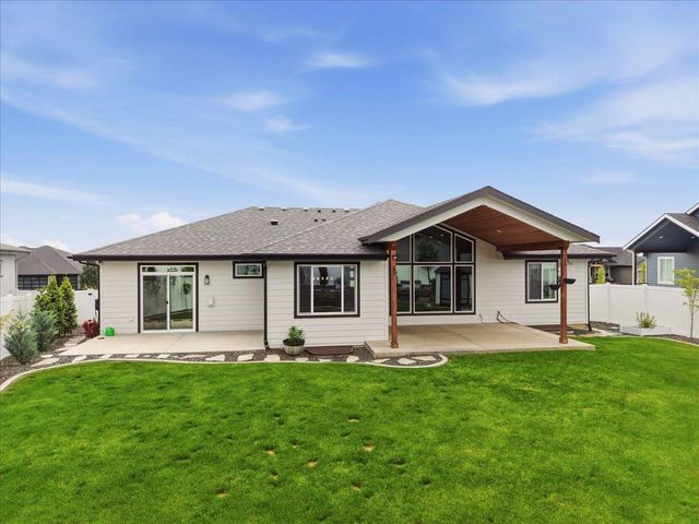 4210 W Pine Cliff Dr, Spokane, WA 99208