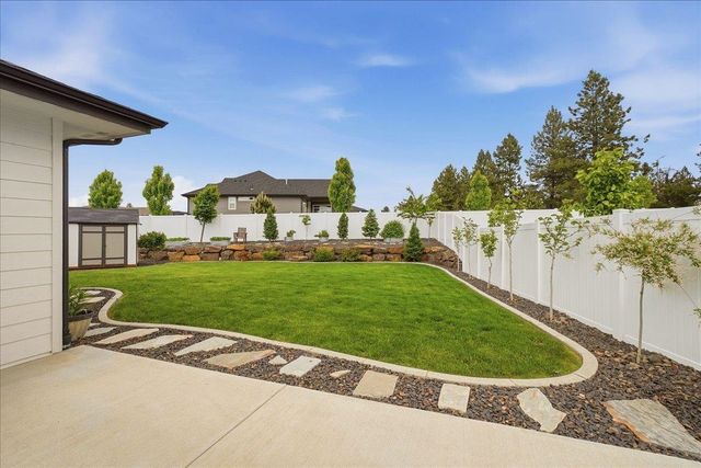 4210 W Pine Cliff Dr, Spokane, WA 99208