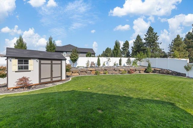 4210 W Pine Cliff Dr, Spokane, WA 99208