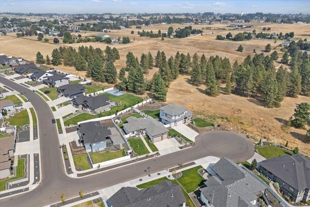 4210 W Pine Cliff Dr, Spokane, WA 99208