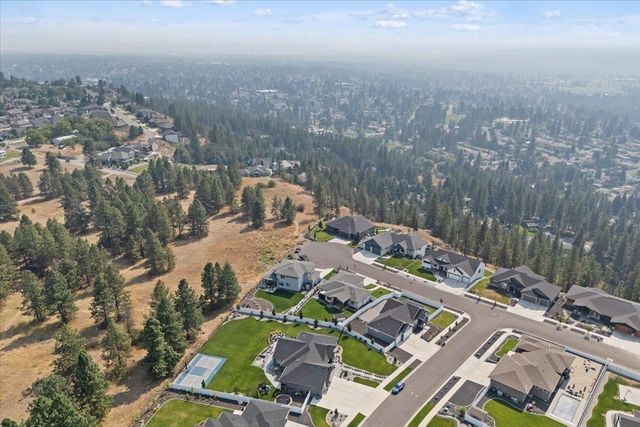 4210 W Pine Cliff Dr, Spokane, WA 99208