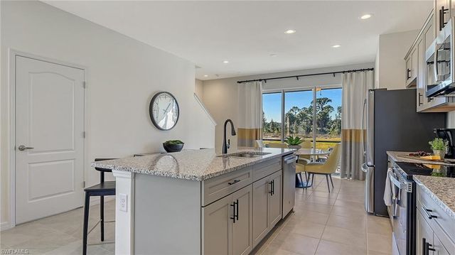 5046 Draco CIR, Naples, FL 34120