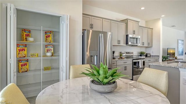 5046 Draco CIR, Naples, FL 34120