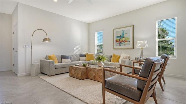 5046 Draco CIR, Naples, FL 34120