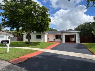 8306 NW 74TH Terrace, Tamarac, FL 33321