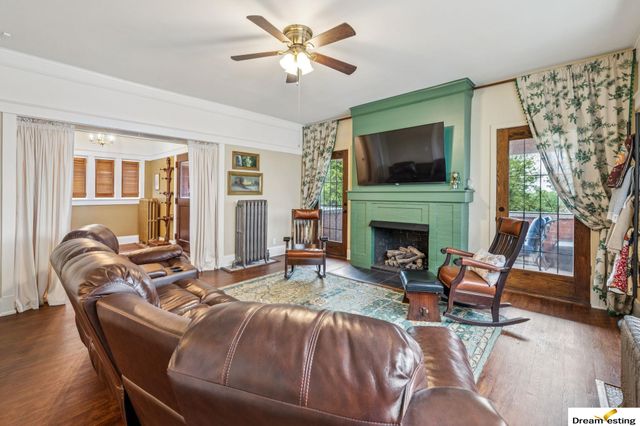 1742 S 32nd Avenue, Omaha, NE 68105