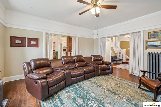 1742 S 32nd Avenue, Omaha, NE 68105