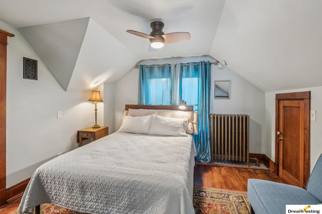 1742 S 32nd Avenue, Omaha, NE 68105