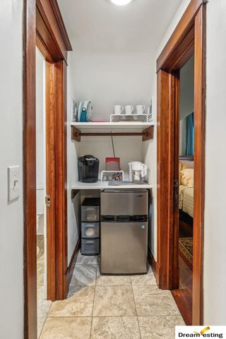 1742 S 32nd Avenue, Omaha, NE 68105