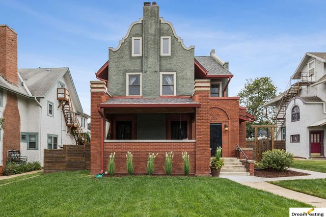 1742 S 32nd Avenue, Omaha, NE 68105