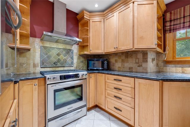 156 Windemere Rd Road, Rochester, NY 14610