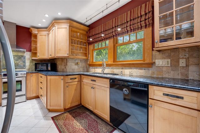 156 Windemere Rd Road, Rochester, NY 14610