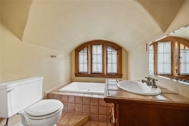 156 Windemere Rd Road, Rochester, NY 14610