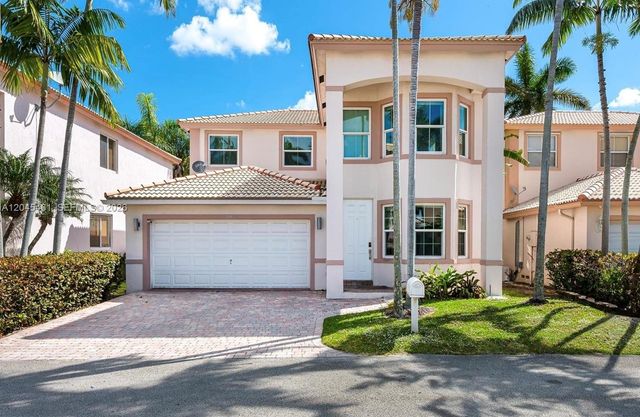 208 SE 15th St, Dania Beach, FL 33004