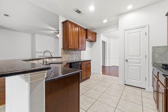 131 Winslow Hill Place, Montgomery, TX 77316