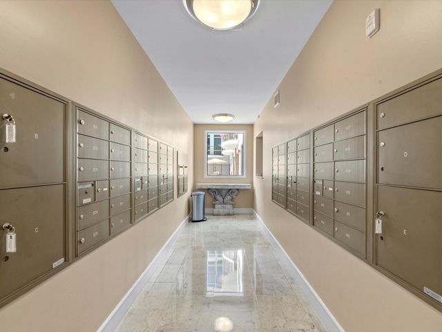 1616 Fountain View Drive 509, Houston, TX 77057