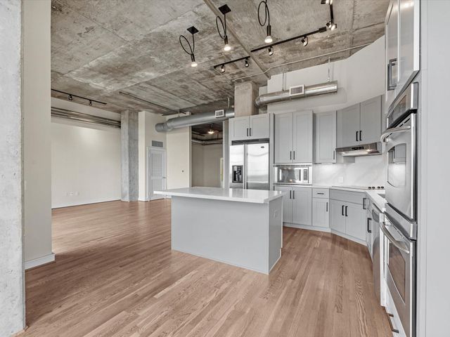 1616 Fountain View Drive 509, Houston, TX 77057