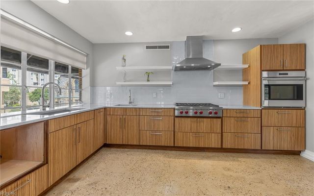 211 W Freemason ST, Norfolk, VA 23510