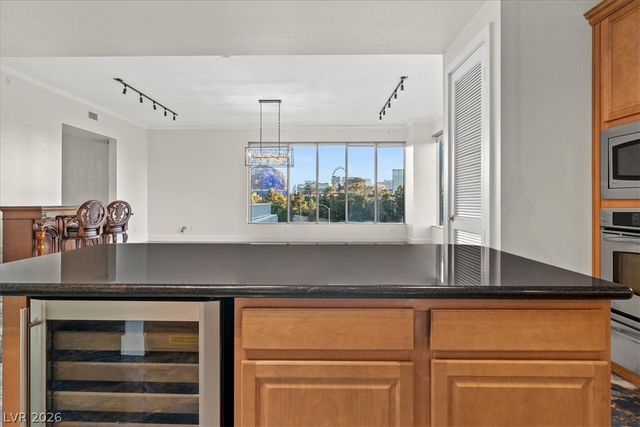 360 East Desert Inn Road 407, Las Vegas, NV 89109