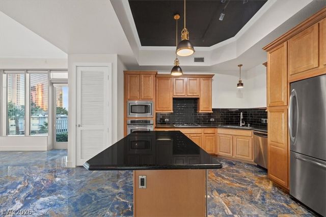 360 East Desert Inn Road 407, Las Vegas, NV 89109